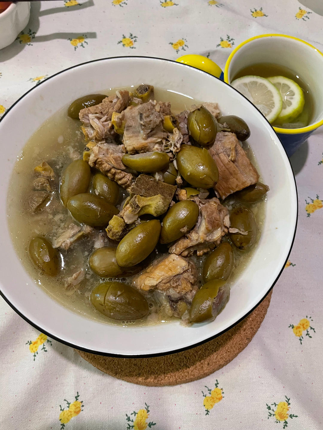 这一例炖汤，独具潮汕特色~~青橄榄炖汤