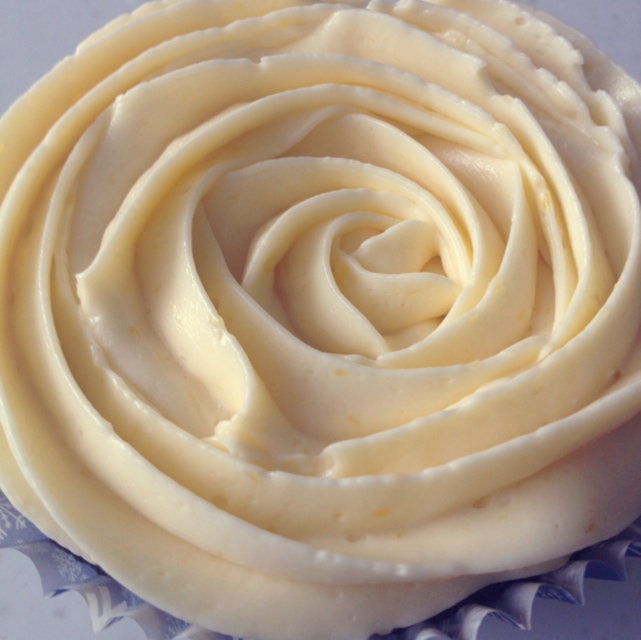 月牙眼儿软软软做的不败的法式柠檬奶油霜