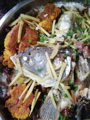 广式鲤鱼炊糯米饭的做法 步骤6