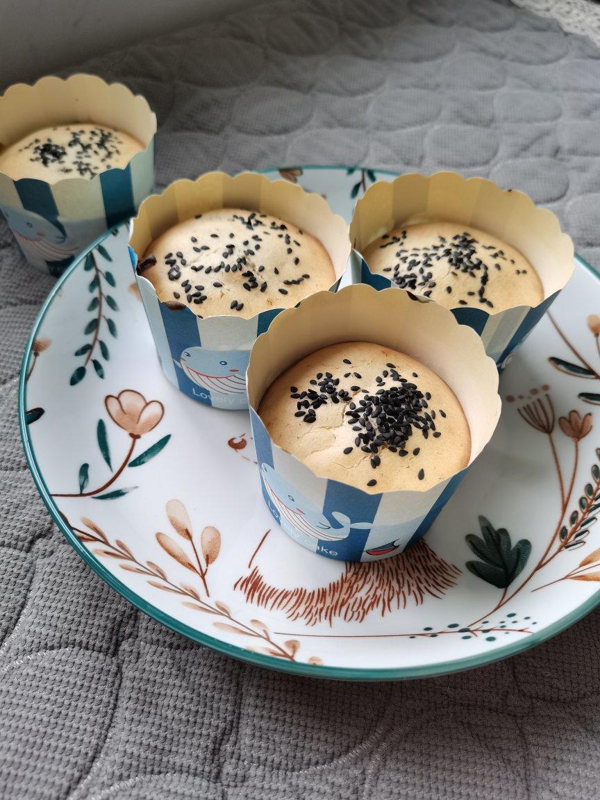 只需搅拌入烤箱的香蕉麦芬