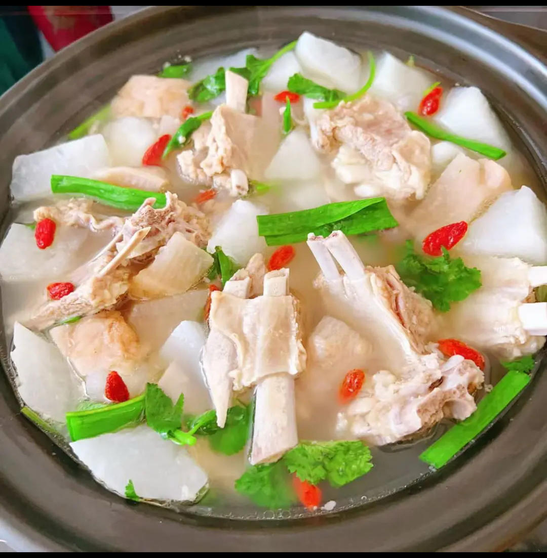 酸白萝卜清炖羊排煲
