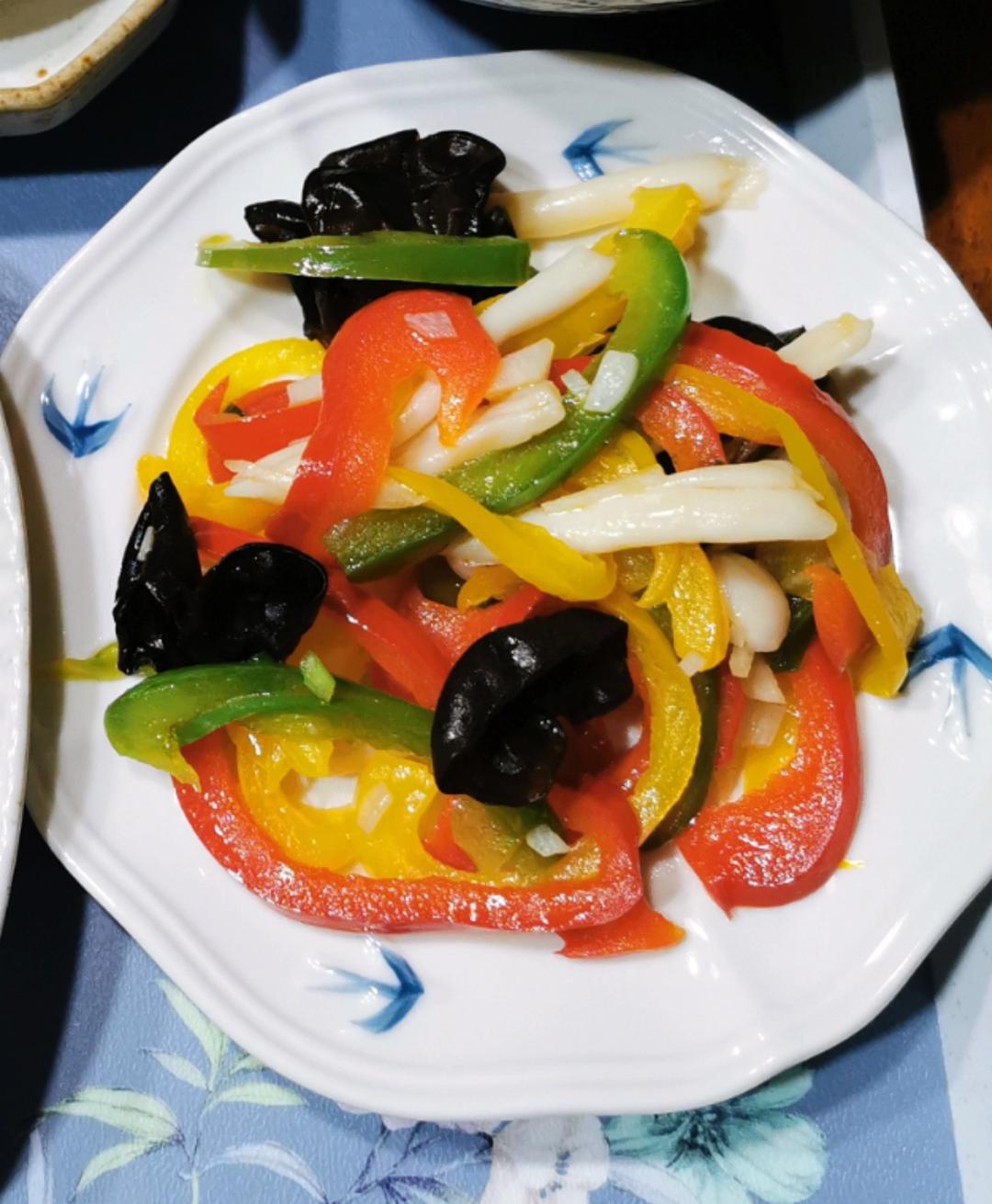 鸡汁彩椒炒双菇