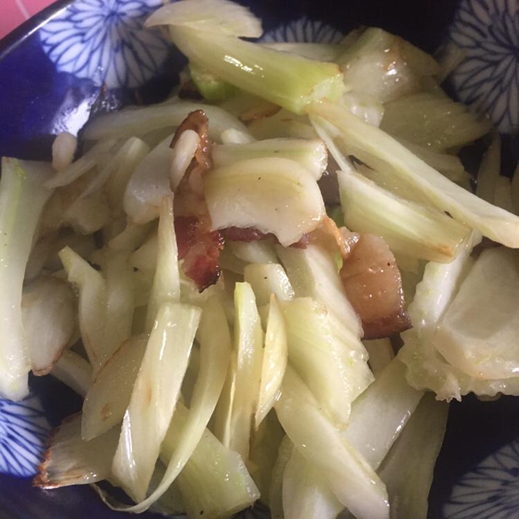 茴香球炒腊肉的做法