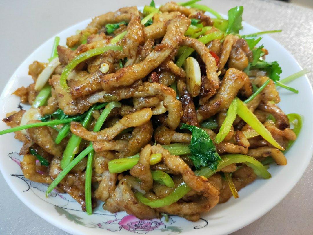 有了它可以吃下两碗米饭尖椒肉丝