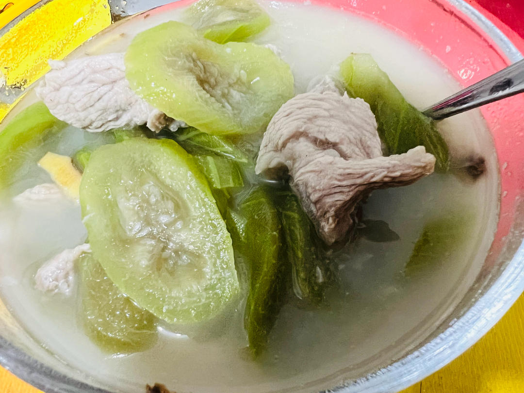 时蔬丝瓜滑肉汤