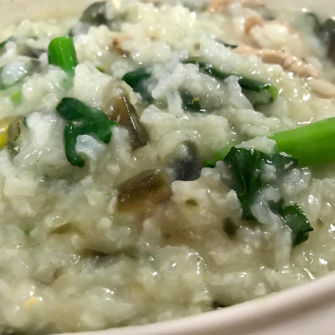妈妈👩教我做的皮蛋瘦肉粥🥣简单快捷美味😋
