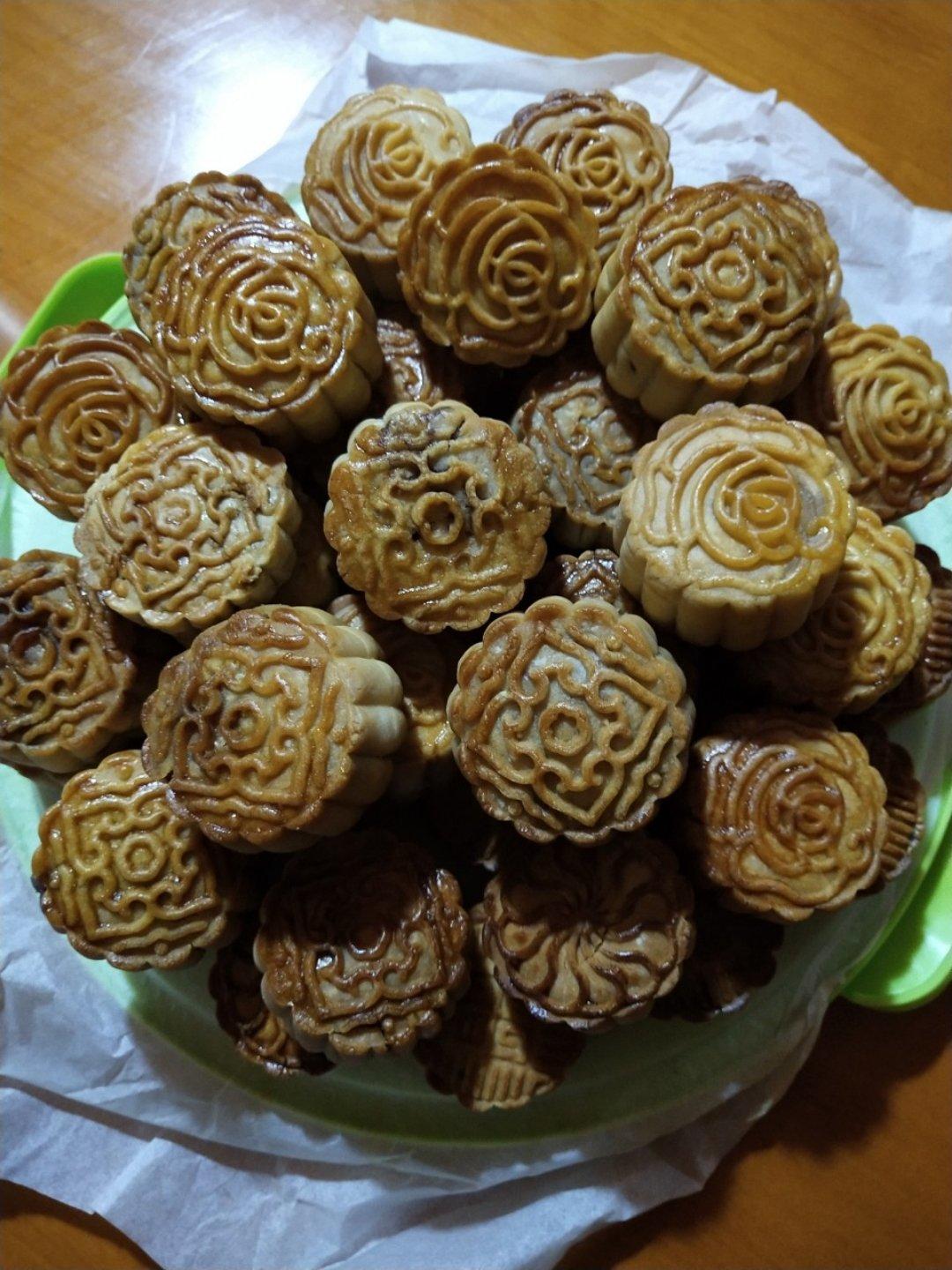 广式月饼—蛋黄莲蓉月饼