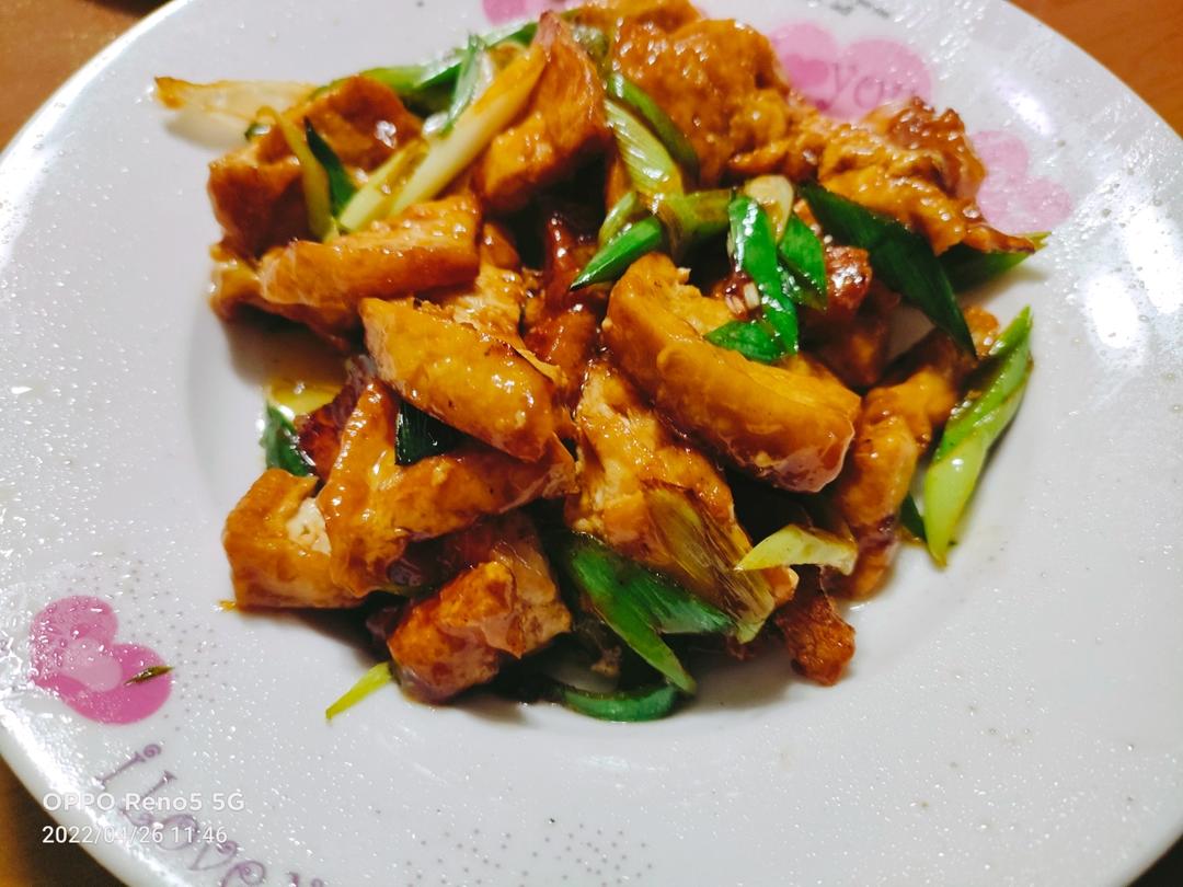 蒜苗烧豆腐