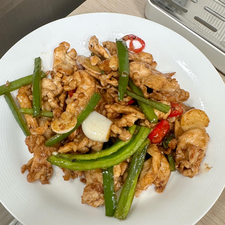 巨好吃的青椒炒鸡胸肉丝，超下饭