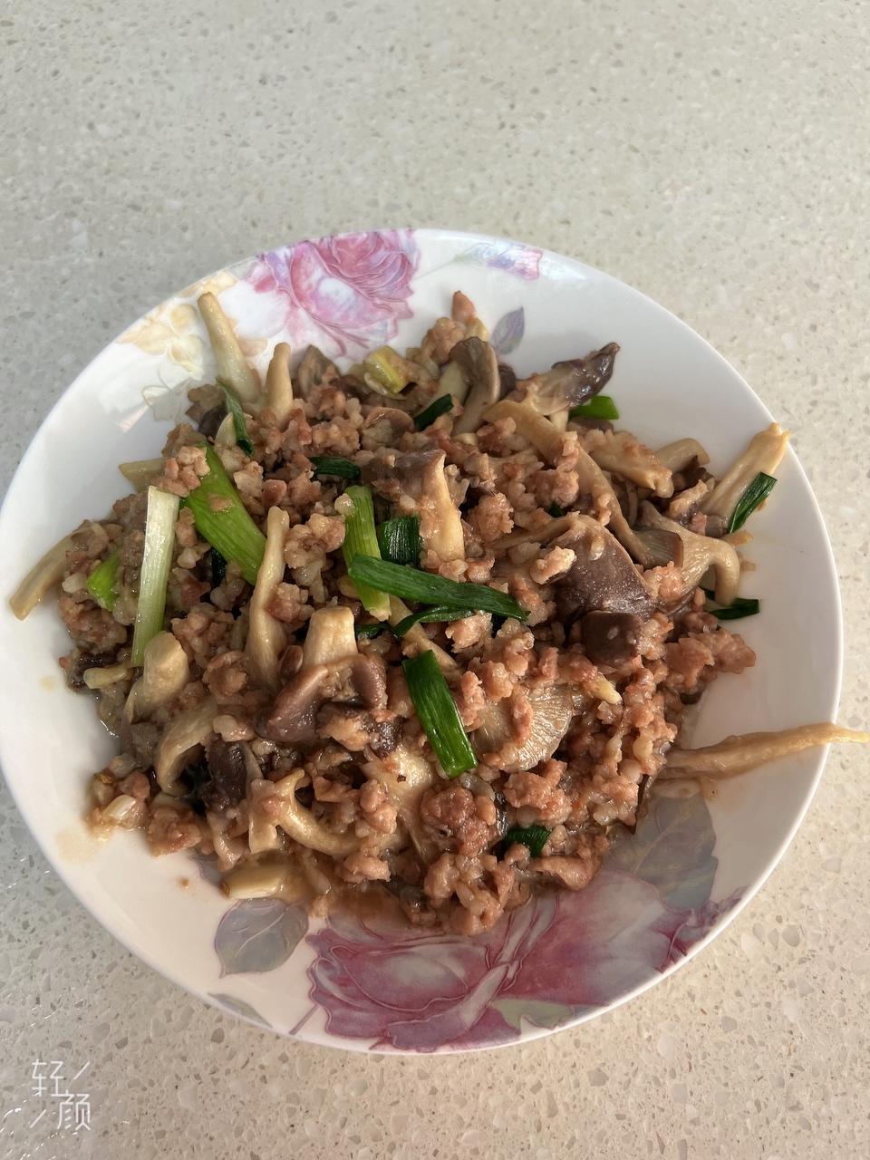 肉沫炒秀珍菇的做法