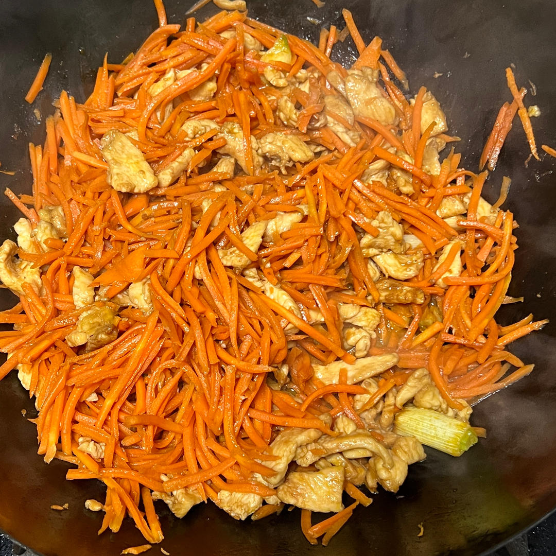 胡萝卜炒鸡胸肉丝