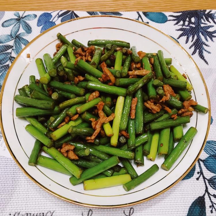 蒜薹炒肉丝