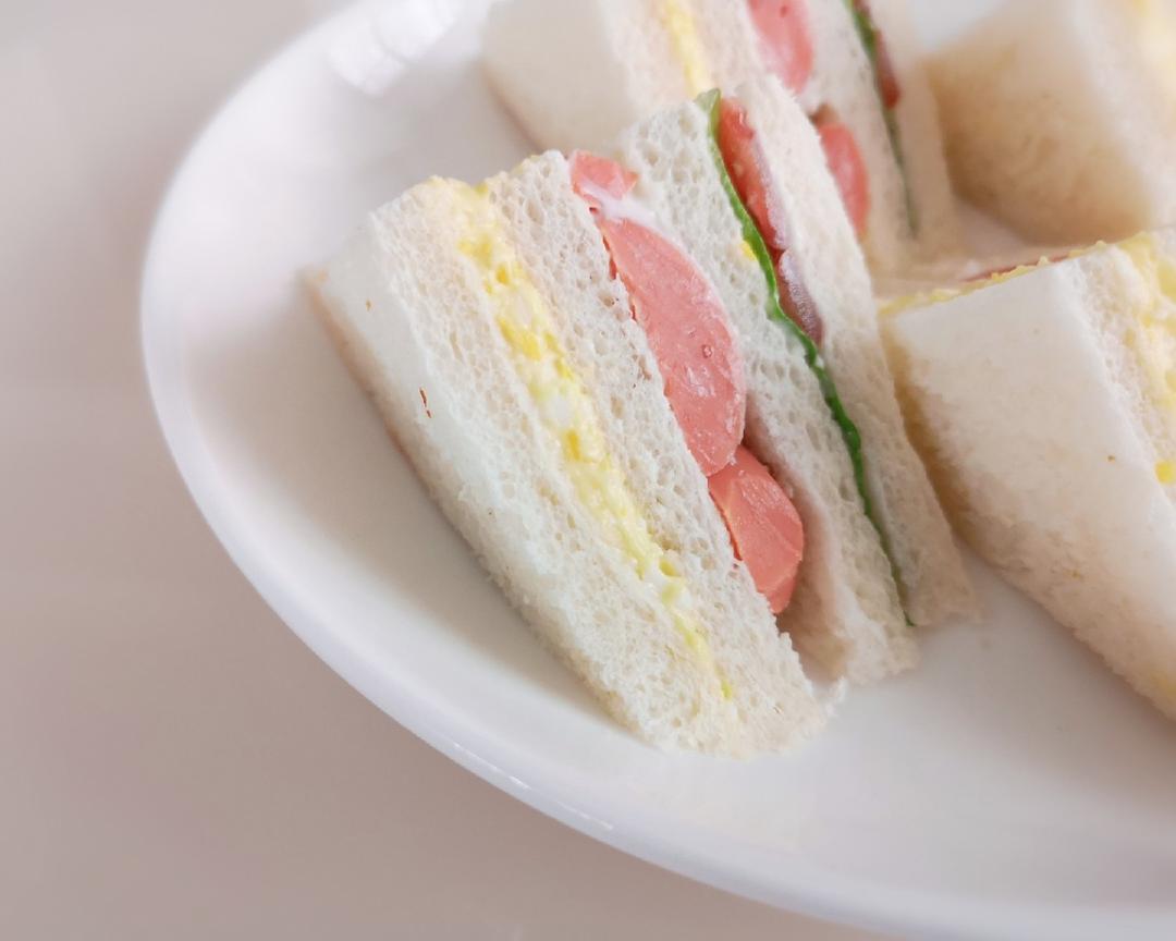 咖啡厅人气产品，蛋沙拉火腿三明治的做法