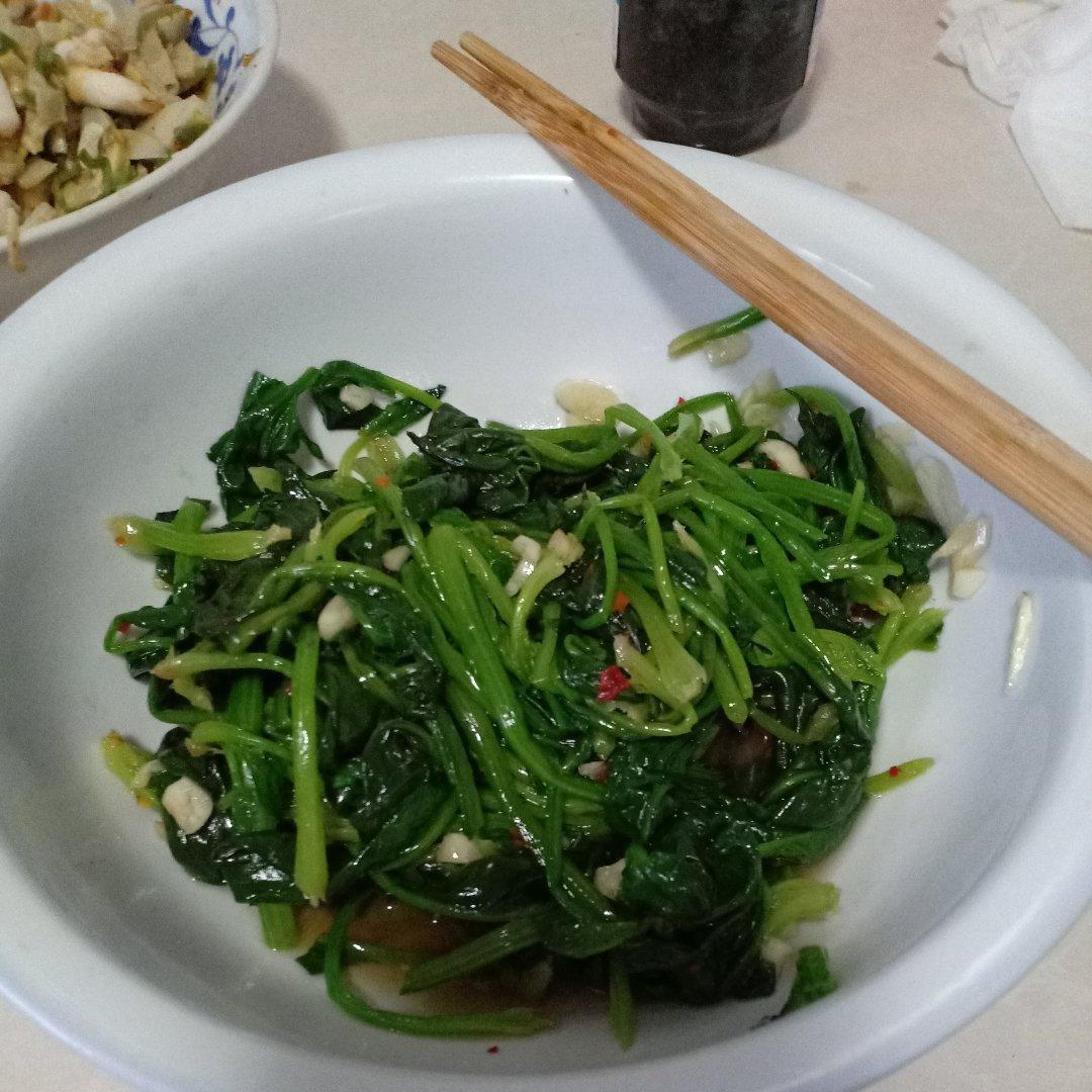 凉拌菠菜
