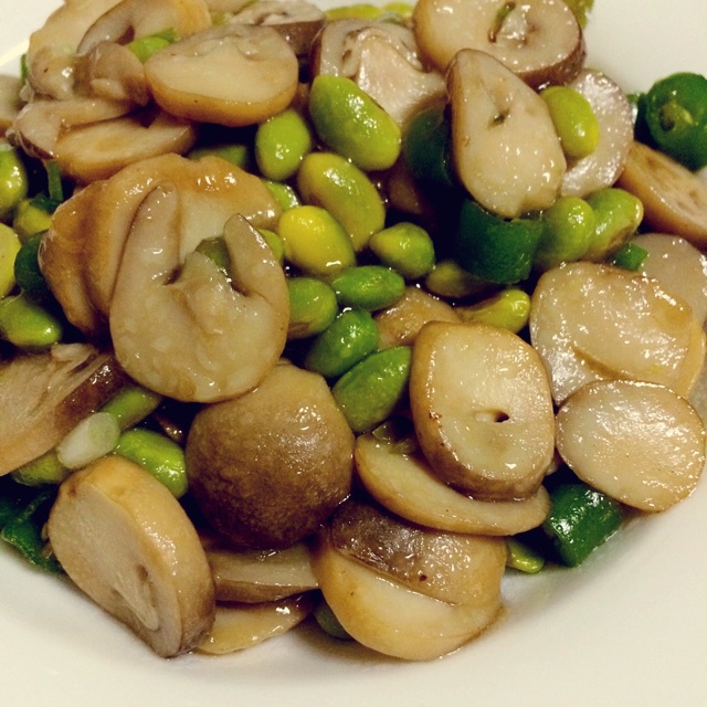 草菇烧毛豆