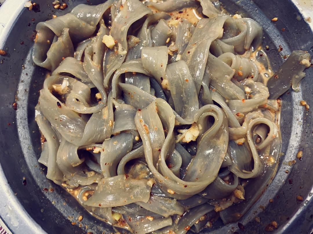 秒杀小夜市的麻酱流汁宽粉