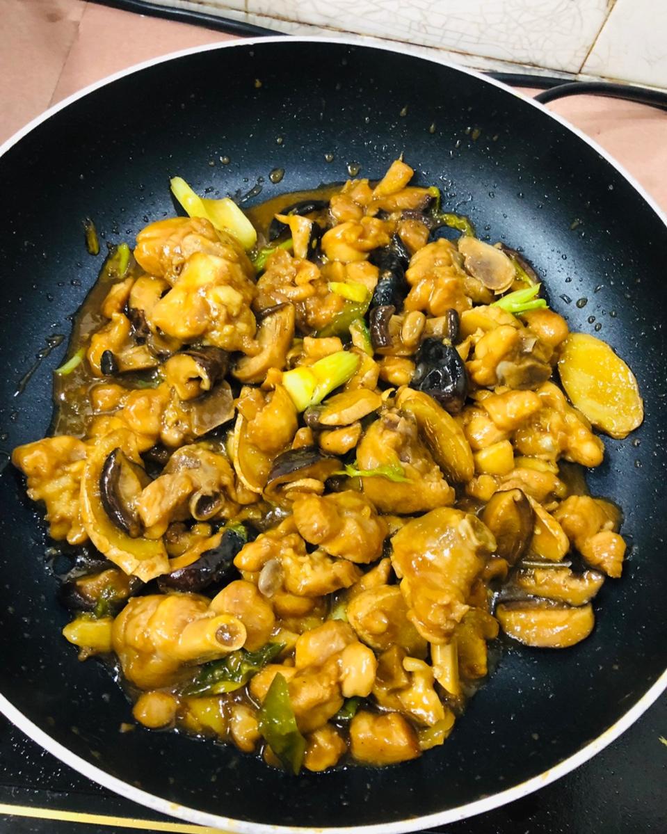 冬菇焖鸡
