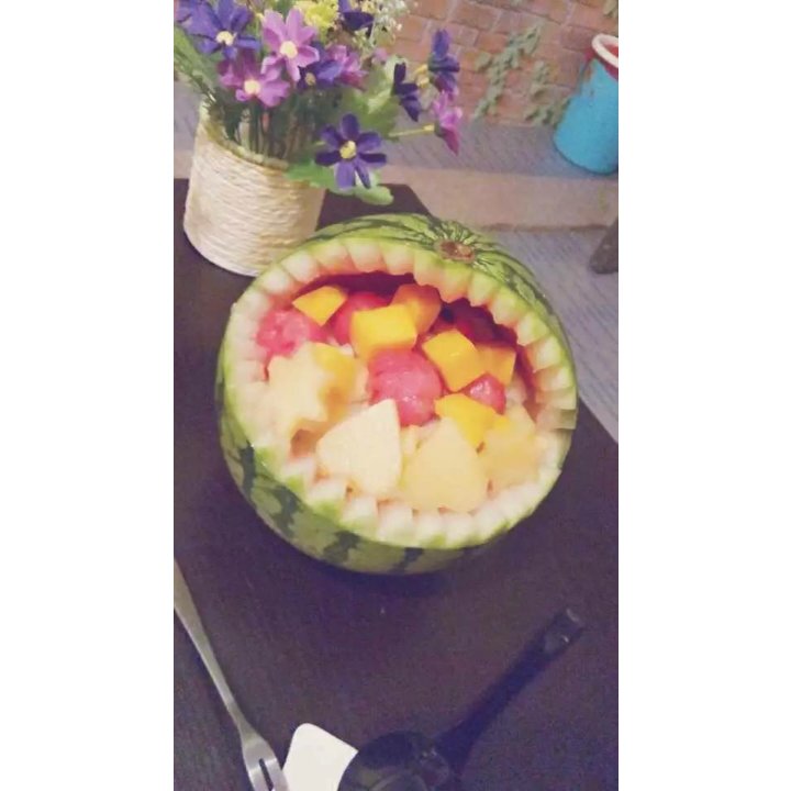 超级酷炫的鲨鱼西瓜雕