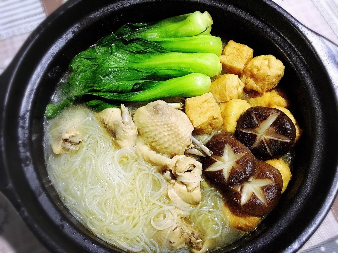 油豆腐香菇鸡腿煲