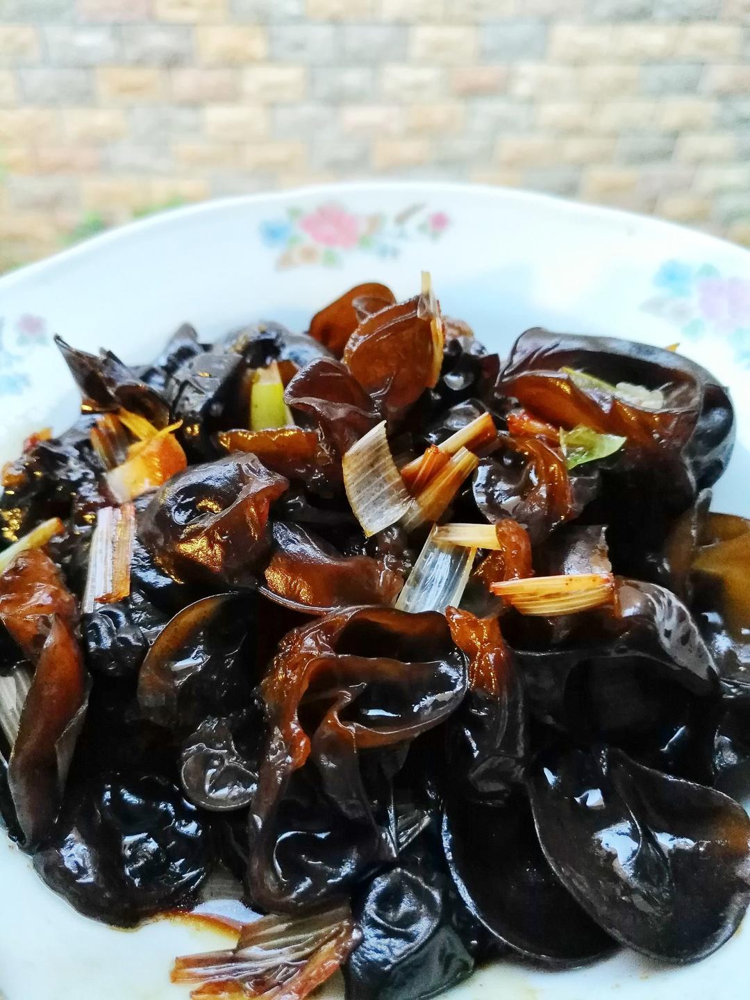 碧玉翠宝做的葱烧木耳