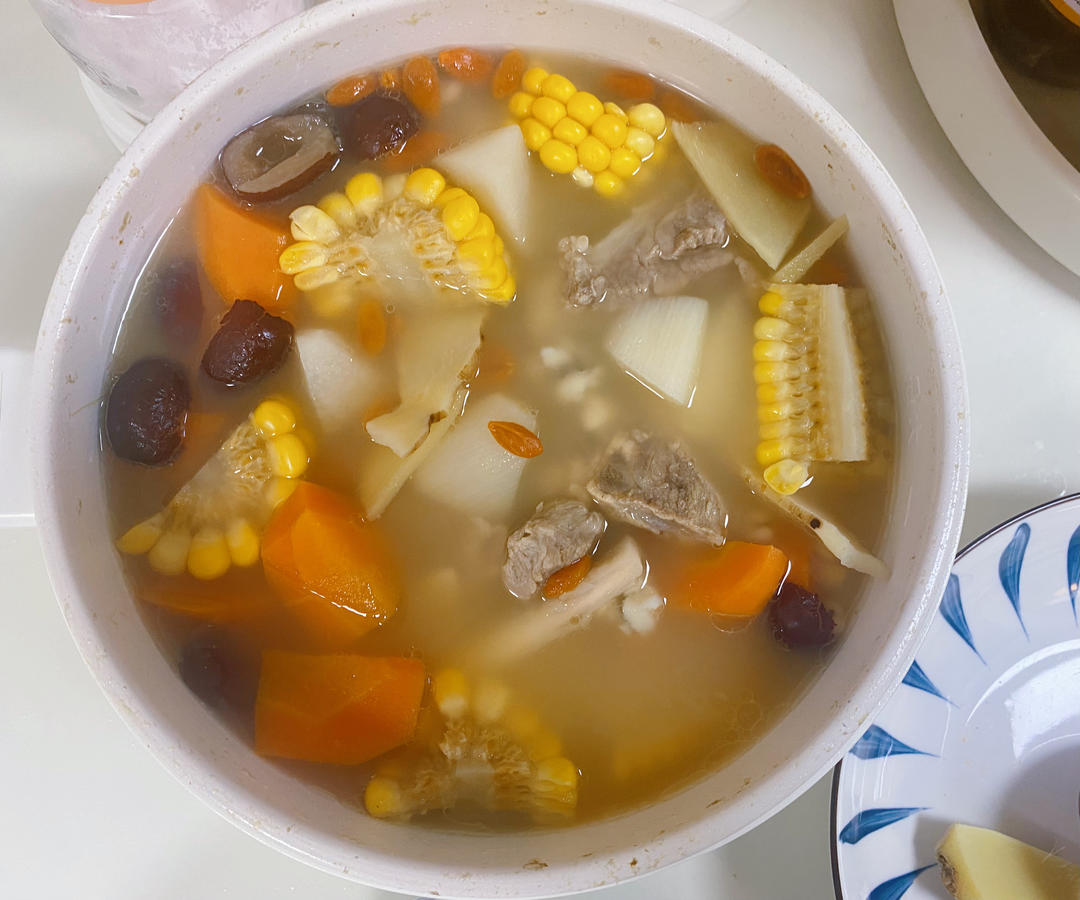 薏仁莲子淮山胡萝卜排骨汤