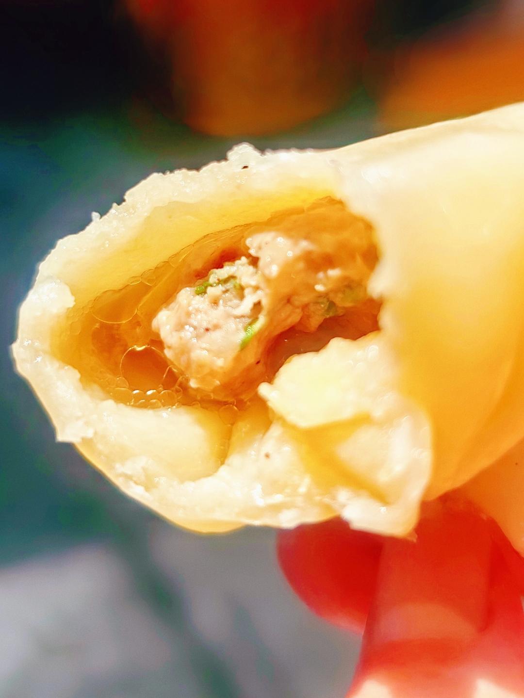 鲜甜多汁的灌汤包