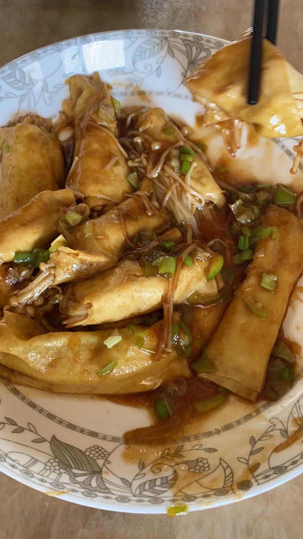 金针菇豆皮卷