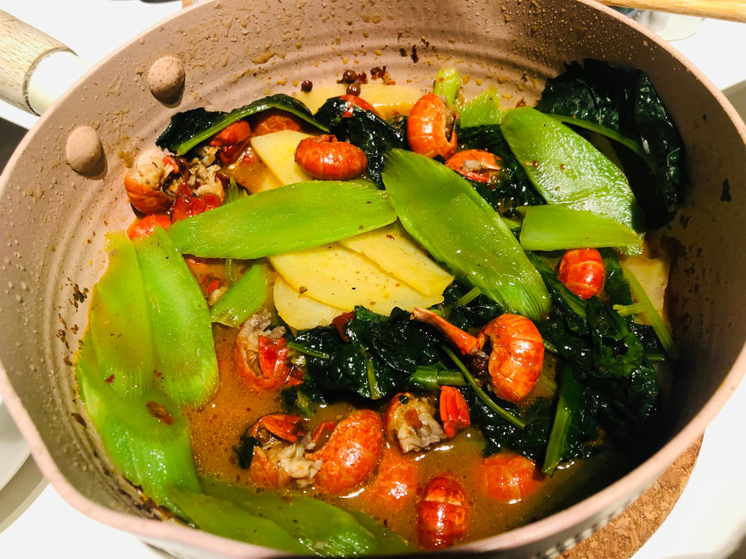 粽叶小龙虾酱油炒饭