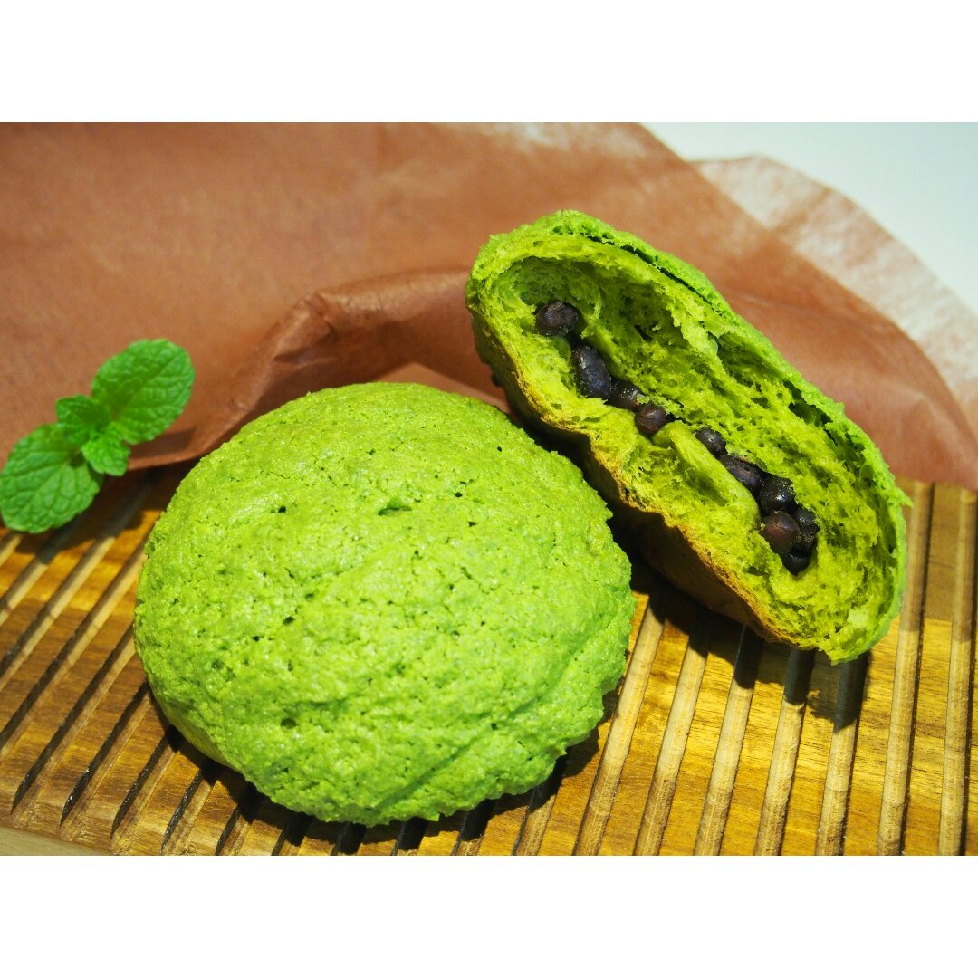 和风抹茶蜜豆菠萝包