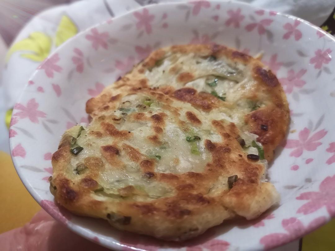 葱油饼（面粉吸水量不一样、水慢慢加）