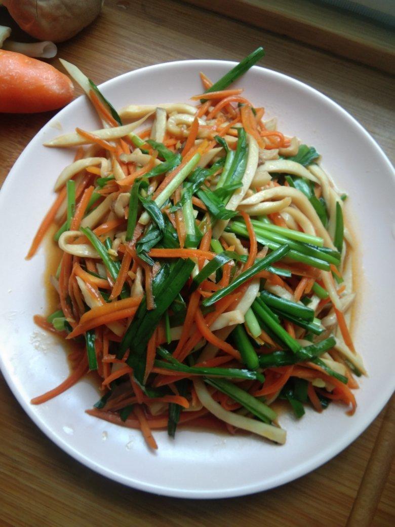 【胡萝卜炒杏鲍菇】减脂食谱