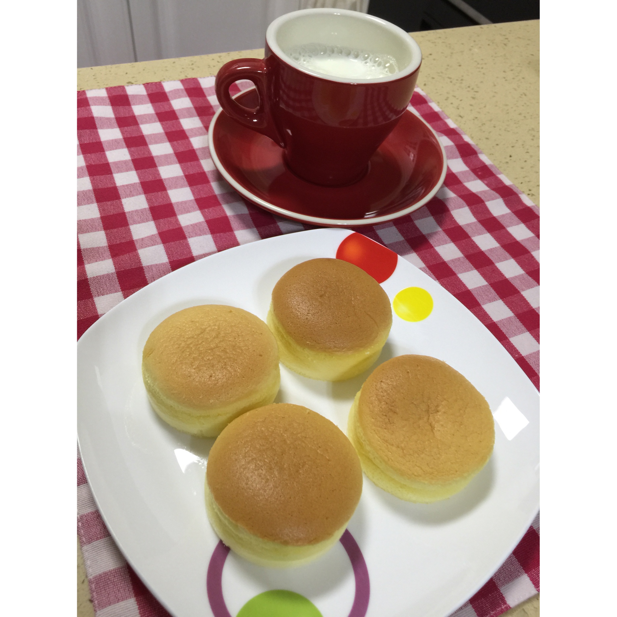 消耗淡奶油之作——淡奶油小蛋糕