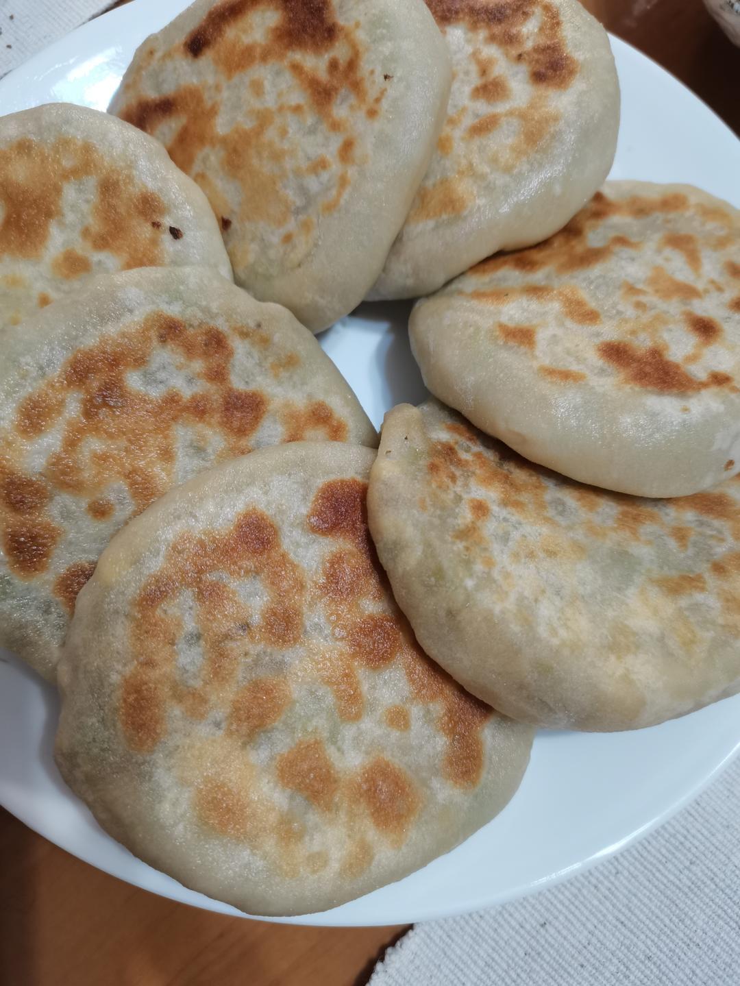 会连续吃八个的萝卜馅饼