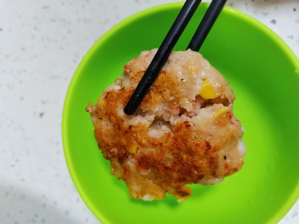 减肥人士和宝宝都喜欢的鲜虾玉米饼的做法