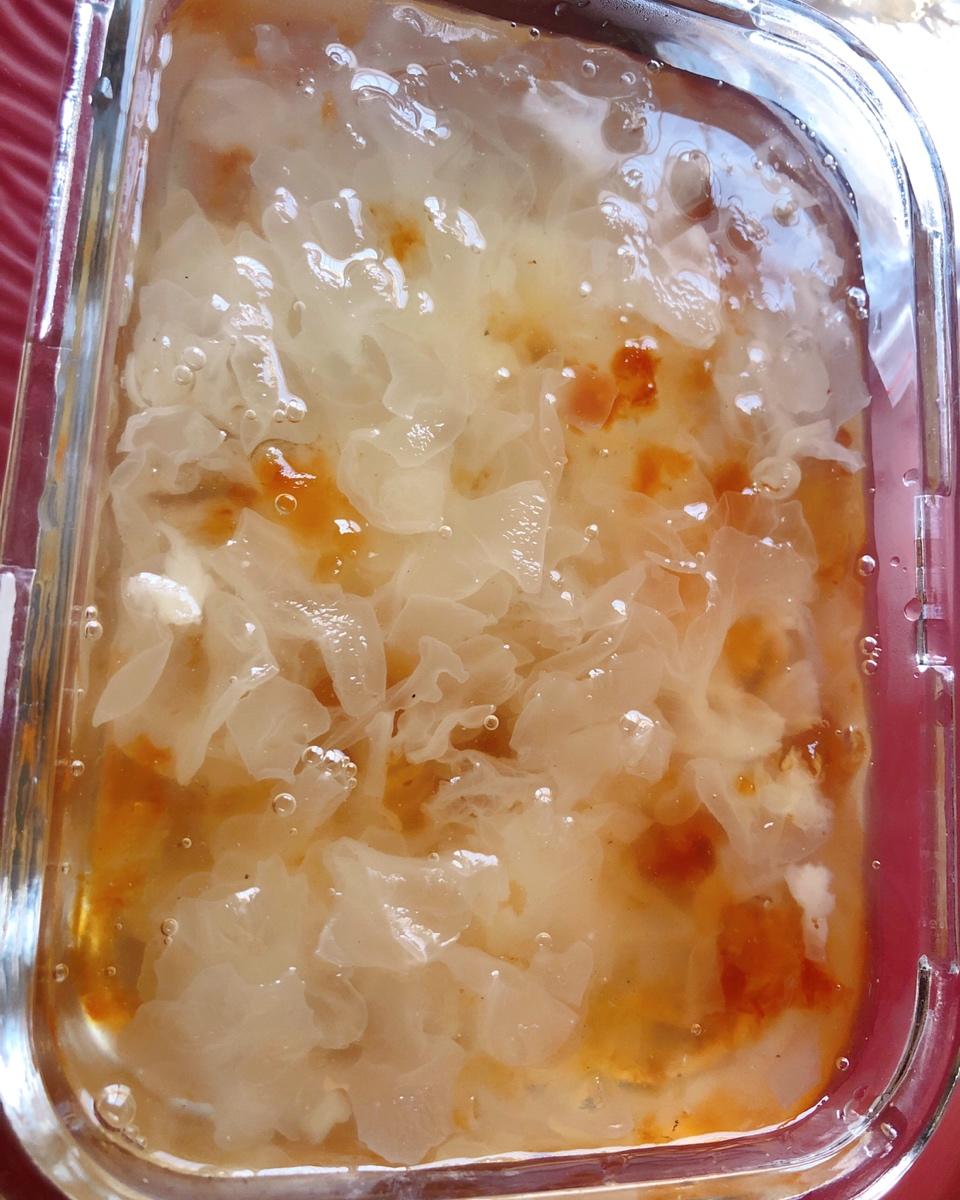 桃胶银耳红枣羹