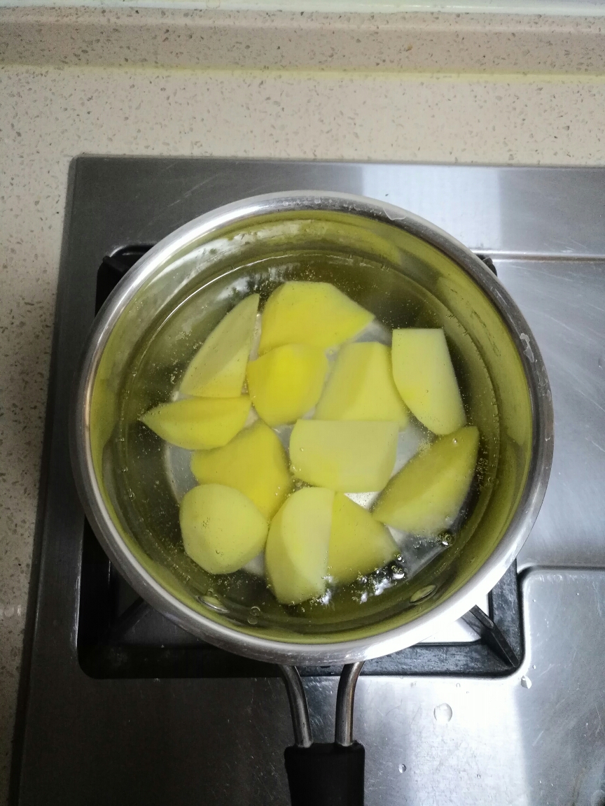 无油版烤土豆的做法 步骤2
