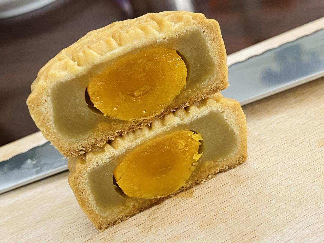 广式莲蓉蛋黄月饼/久吃不厌的经典组合