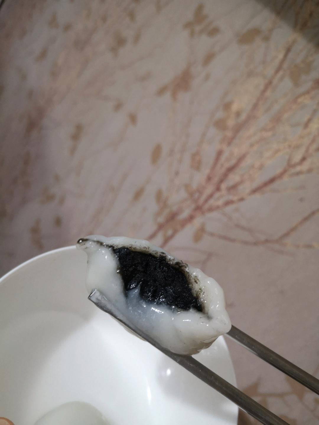 黑芝麻汤圆