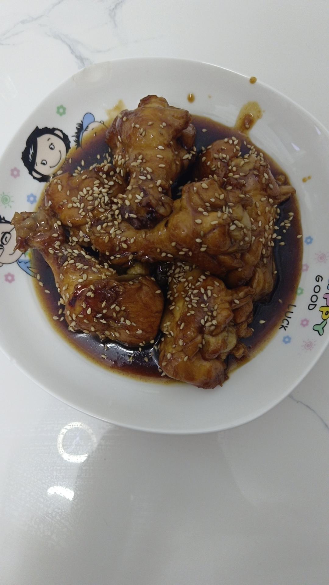 好吃到舔手指的「蒜香蜜汁鸡翅根」👍