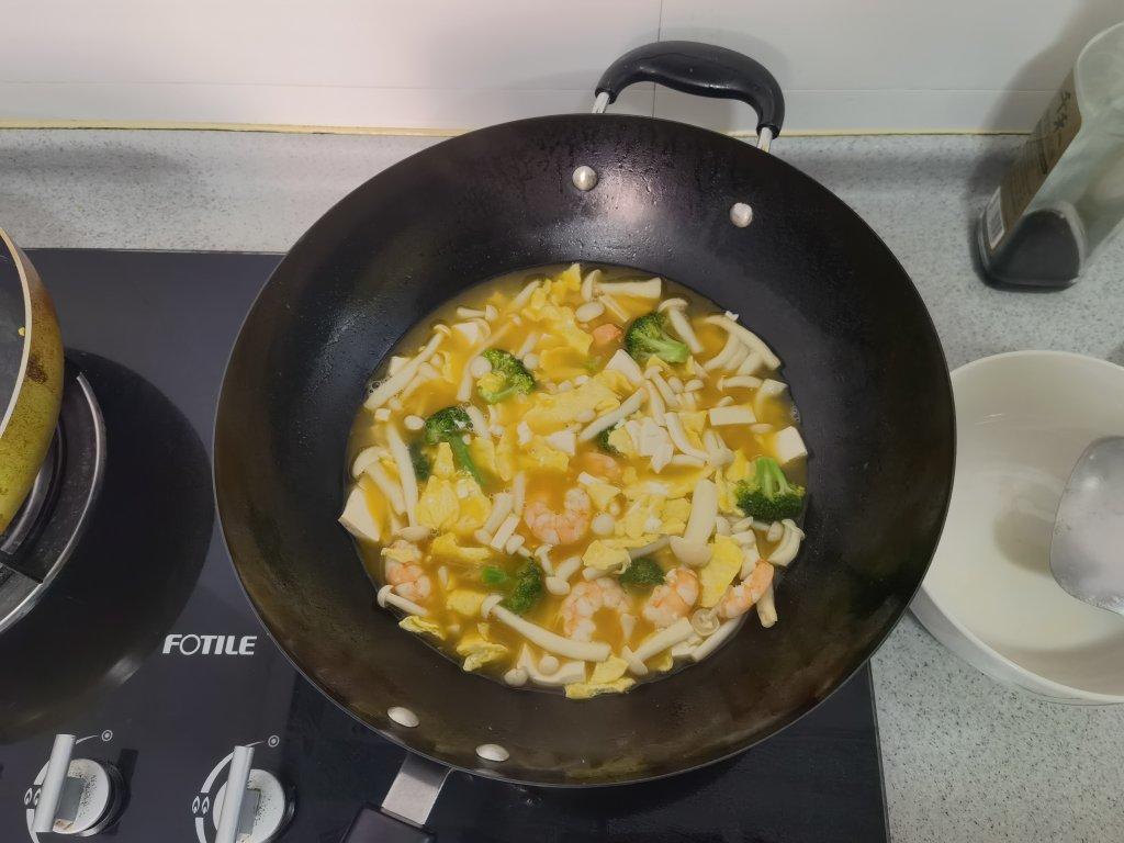 豆腐鲜虾菇菌汤