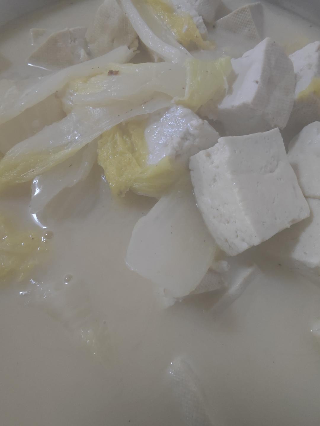 鲫鱼豆腐汤