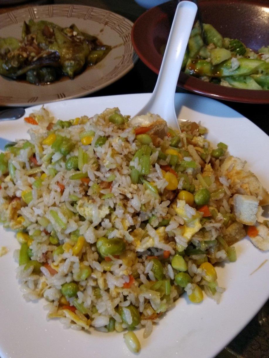 时蔬鸡蛋炒饭（简单快手，宝宝爱吃）