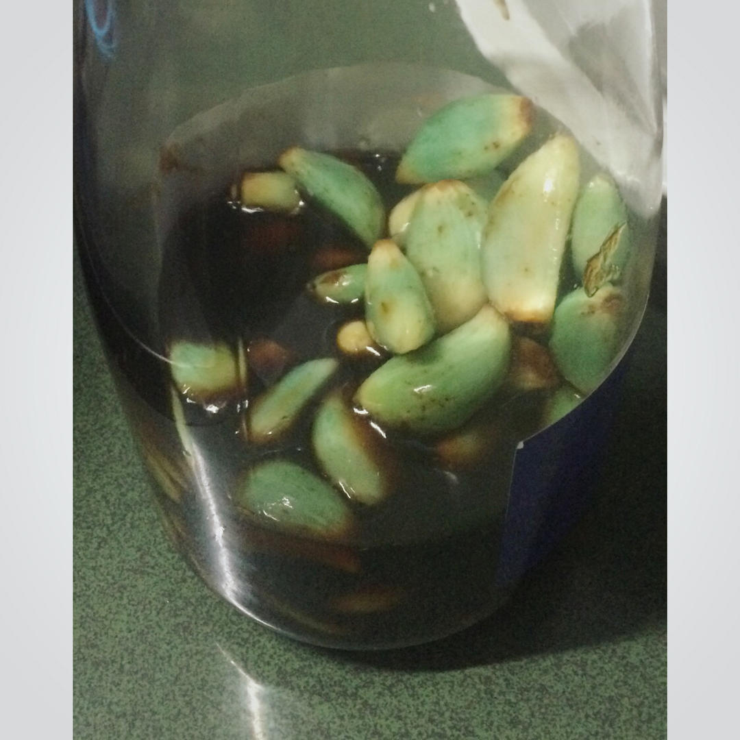 腊八蒜（陈醋腌蒜）