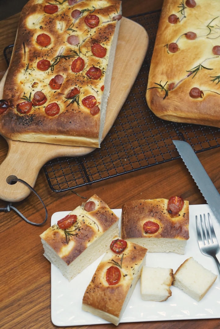 立夏的小哪吒做的超快手意式佛卡夏面包