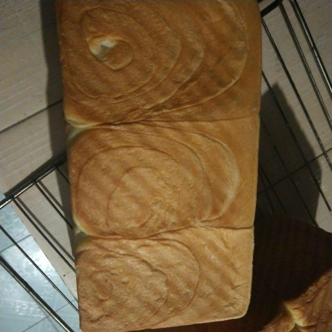 吐司，奶香手撕面包，超级香浓