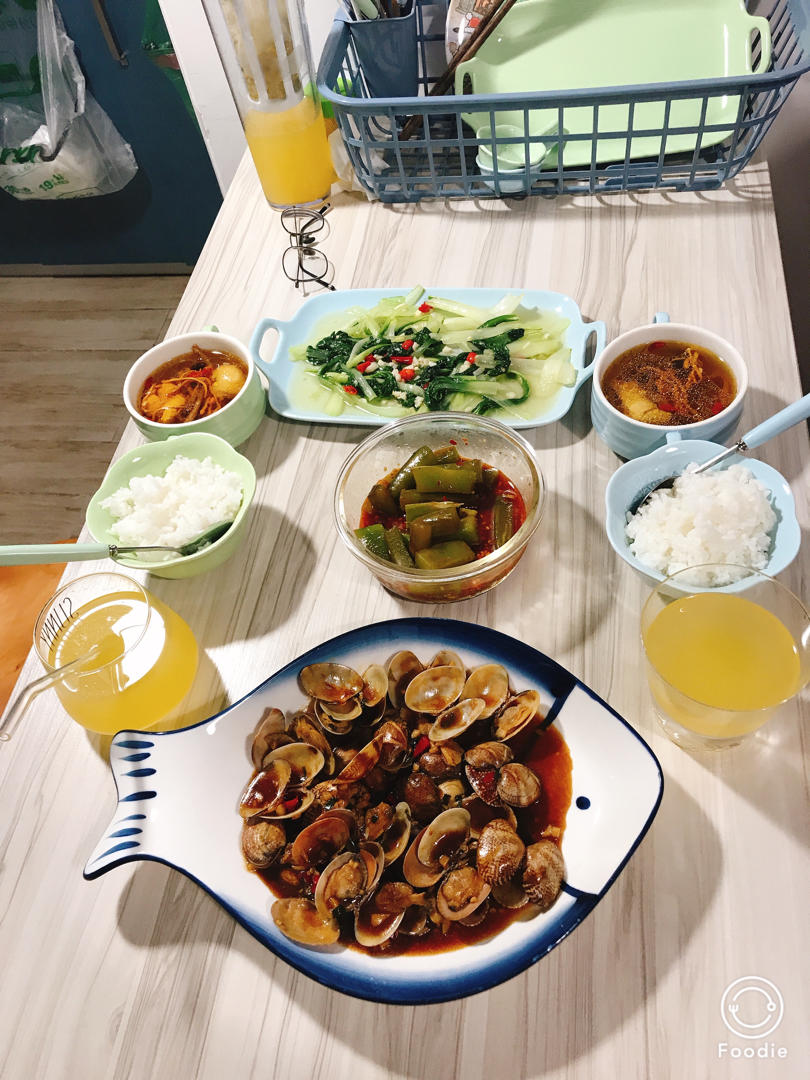 🔥超级简单的辣炒花蛤～味道绝对好吃到舔壳