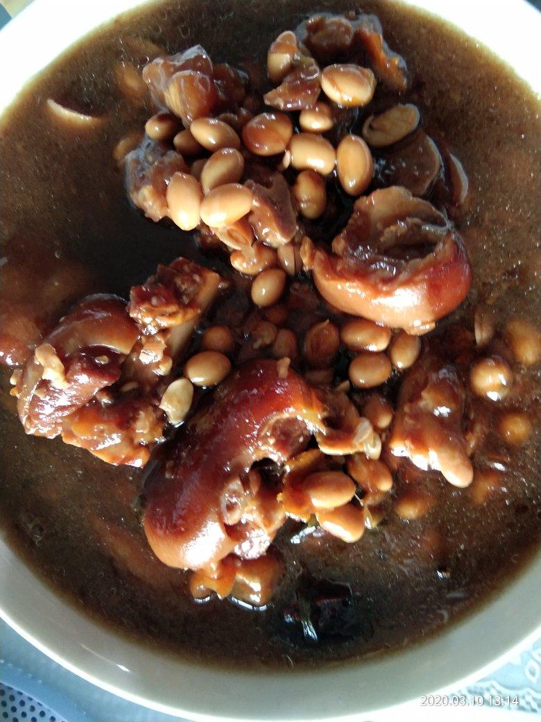 美味的家常菜：红烧猪蹄