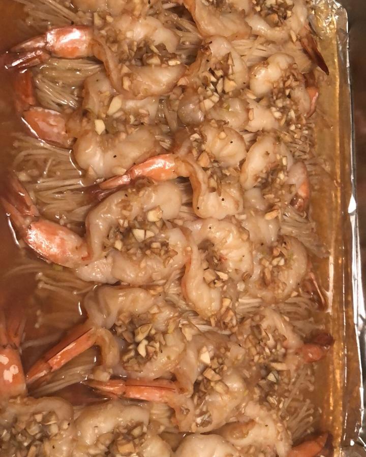 蒜蓉金针菇烤虾（烤箱）