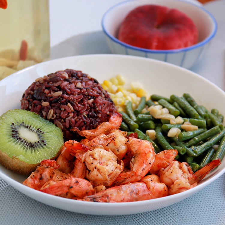 健康低卡——胡椒虾+蒜泥豇豆+杂粮饭的做法