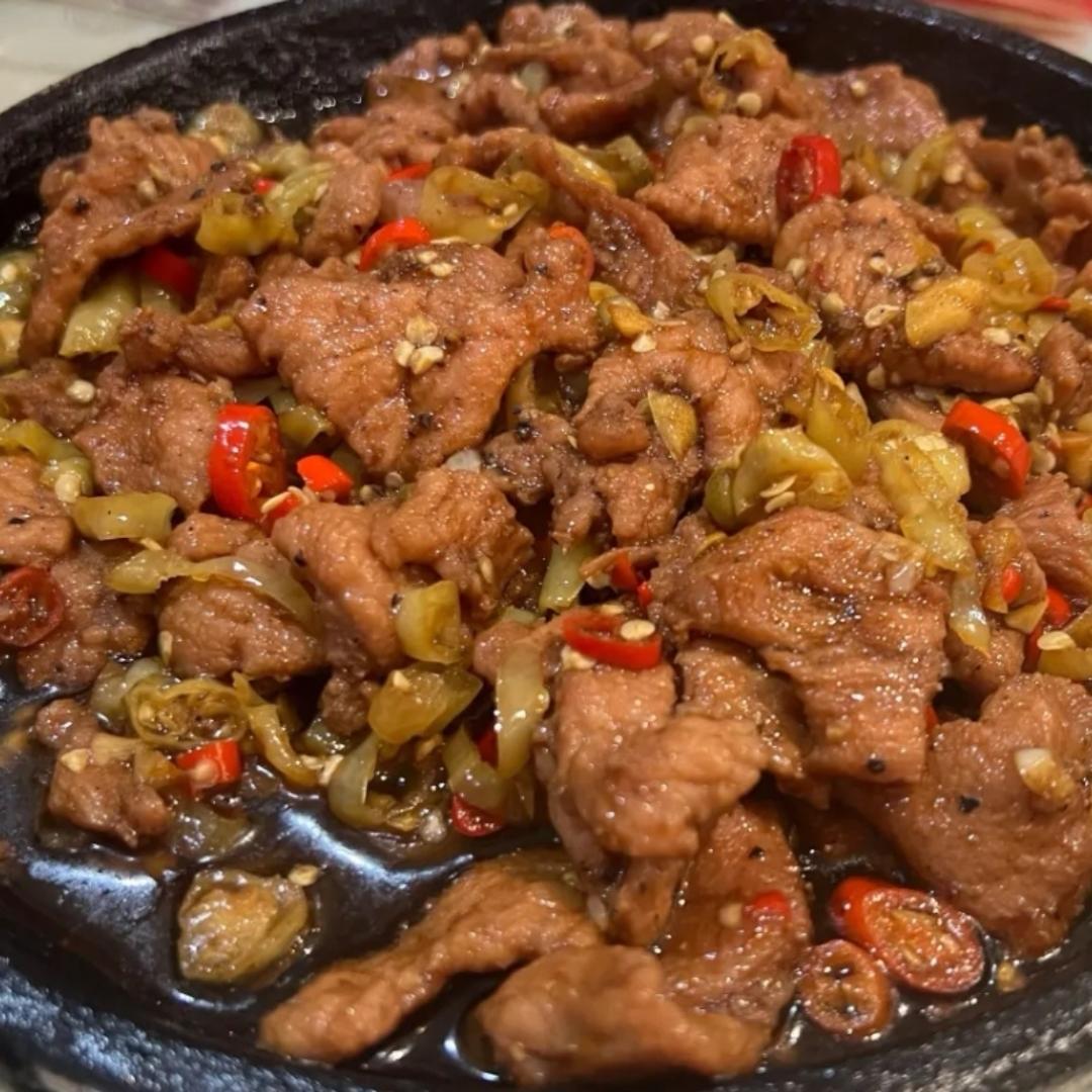 下饭的“剁椒炒肉片”